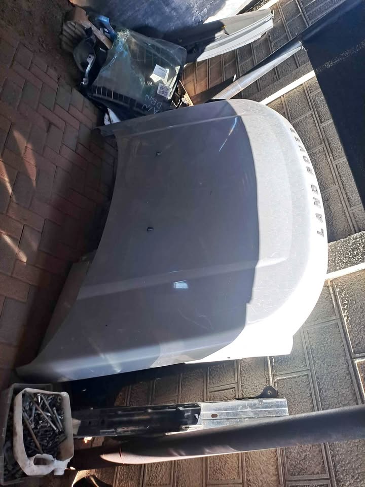 Land Rover Discovery 3 Bonnet For Sale @ Spareline Auto - Private Seller Land Rover Discovery 3 Bonnet For Sale @ Spareline Auto - Private Seller