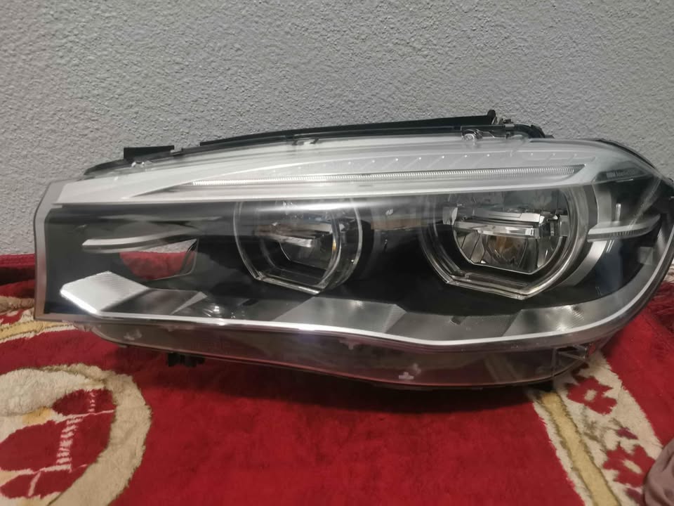 BMW F15 X5 left Adaptive headlight - Private Seller BMW F15 X5 left Adaptive headlight - Private Seller