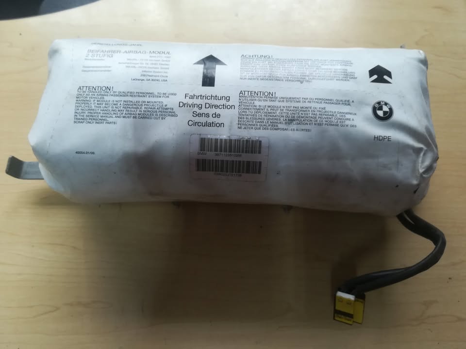 BMW PASSENGER AIRBAG - Private Seller