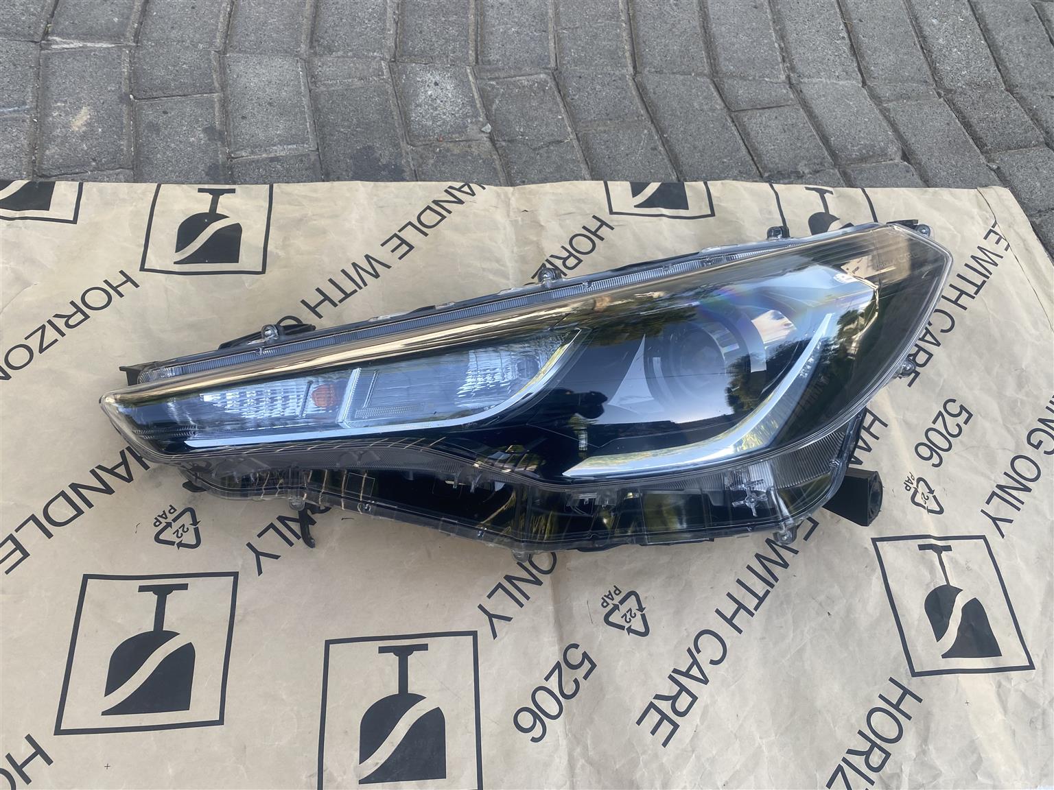 2024 TOYOTA COROLLA CROSS HALOGEN HEADLIGHT LEFT SIDE FOR SALE