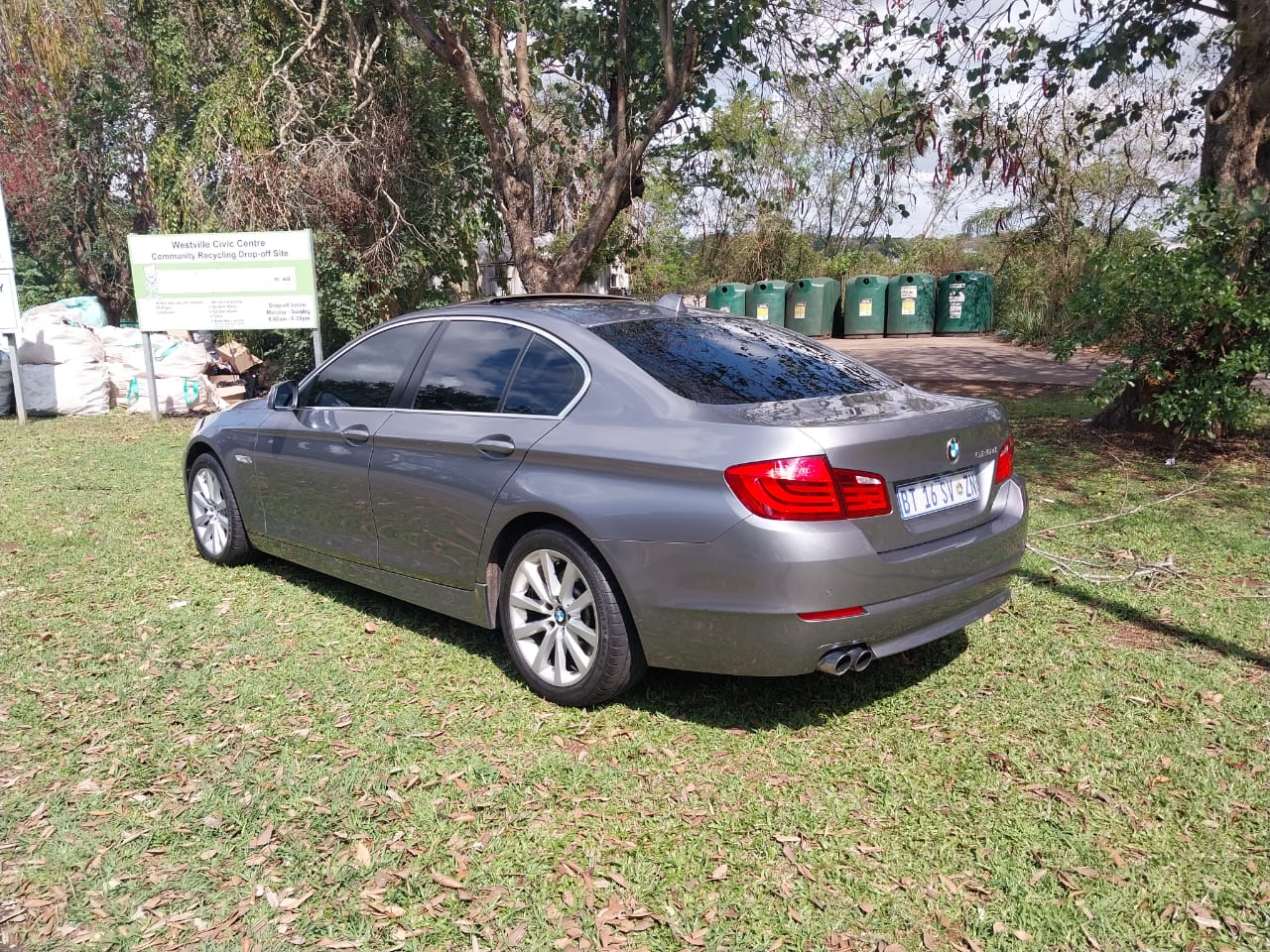 AUTOMATIC 2011 BMW 520d, F10, EXCLUSIVE PACK, with SUNROOF.
