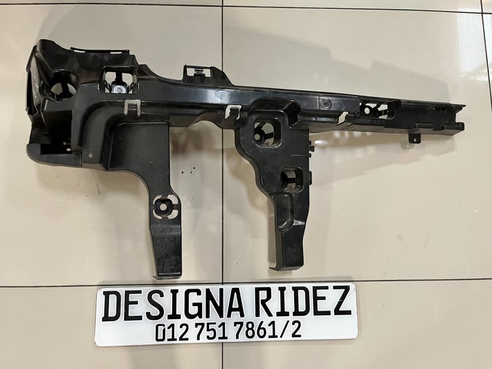 MINI COOPER JCW F56 LCI 2 REAR LEFT BUMPER BRACKET AVAILABLE. - Private Seller