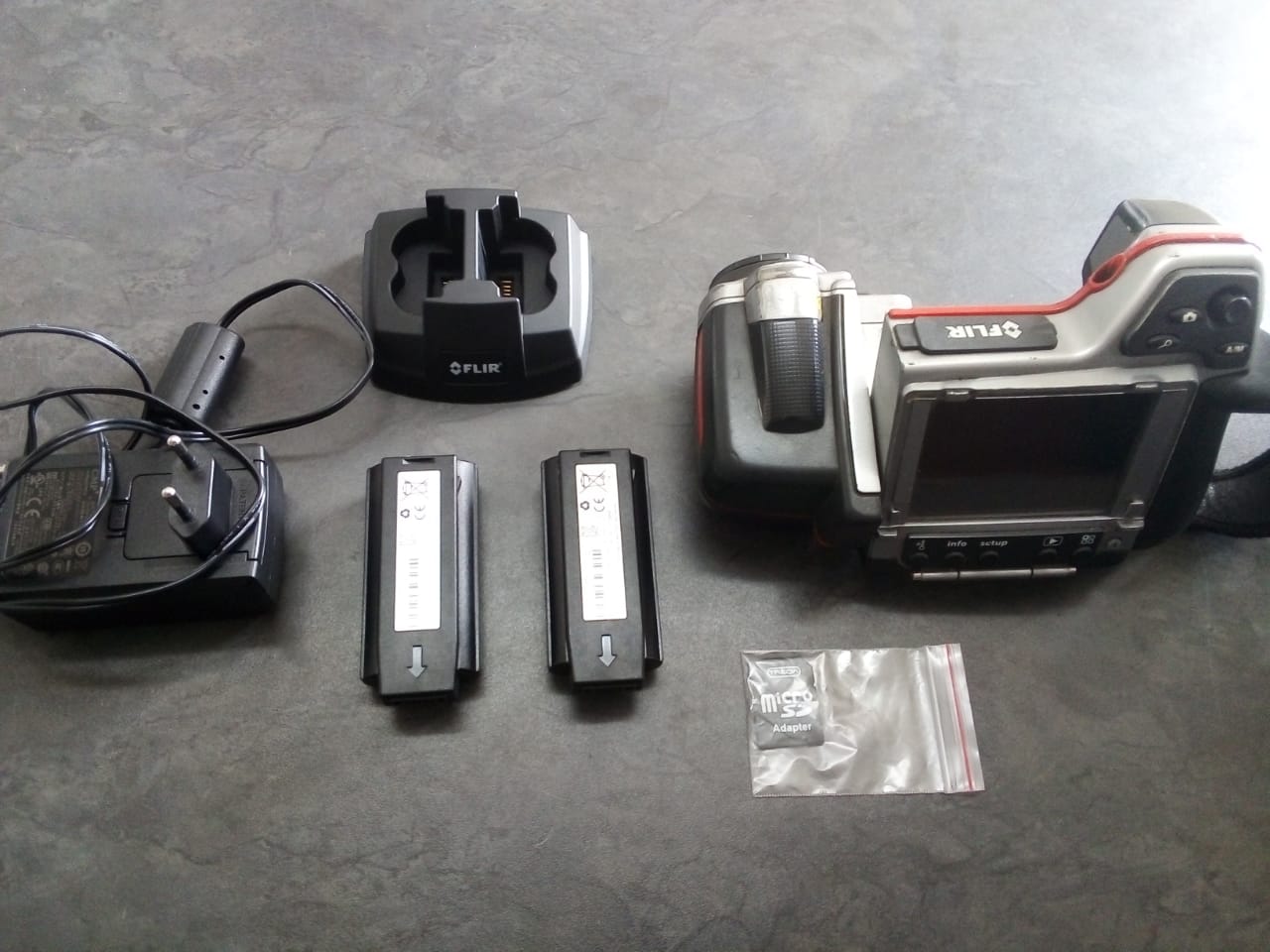 FLIR T425