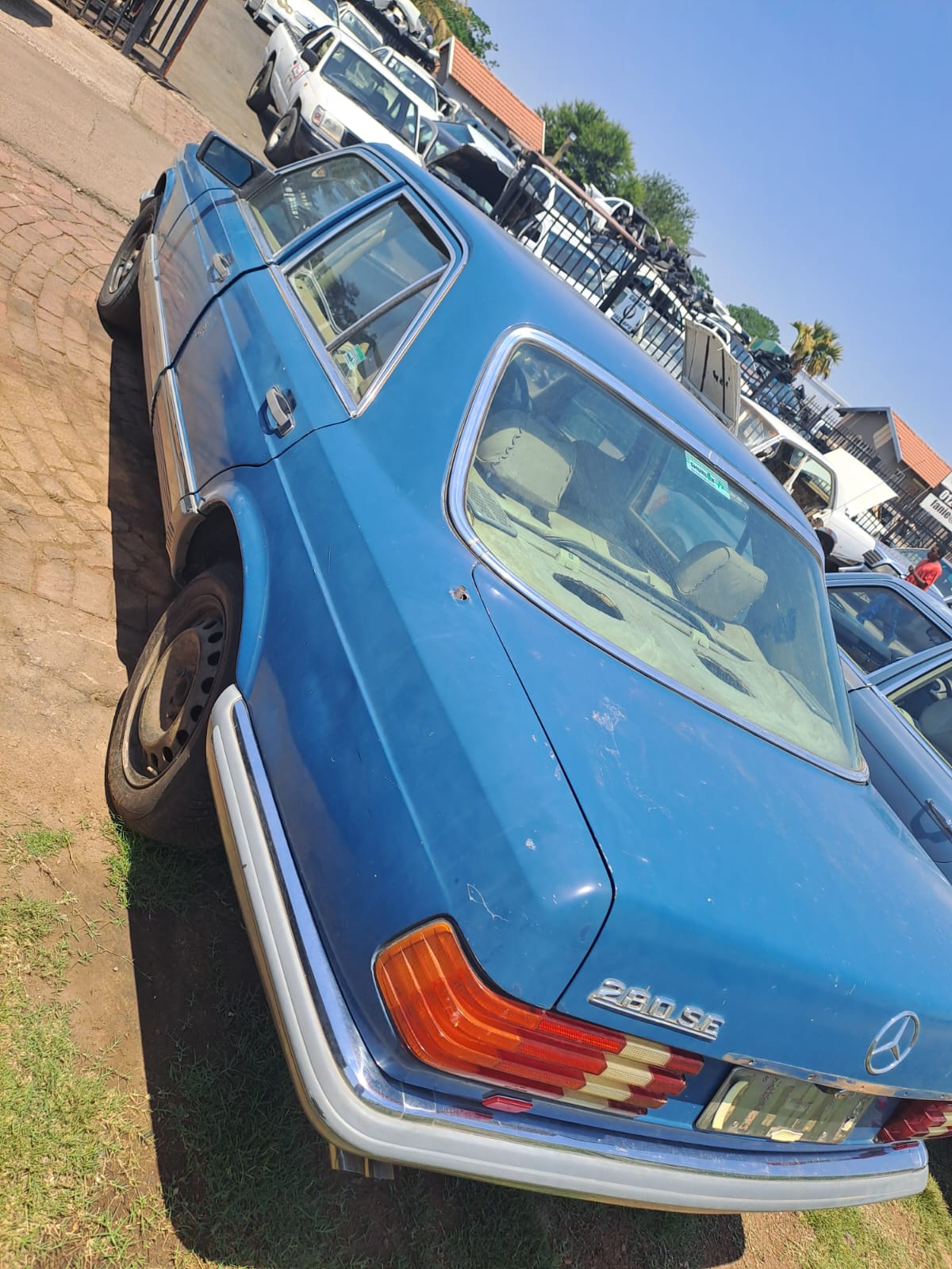 Merc Benz 280e stripping - Private Seller