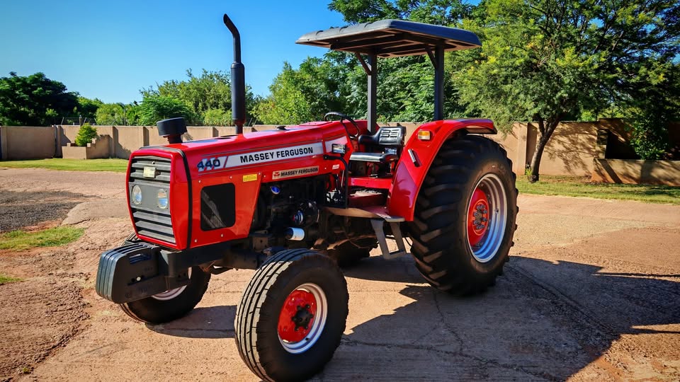 2010 Massey Ferguson 440 Tractor 4x2 For Sale | Junk Mail Marketplace