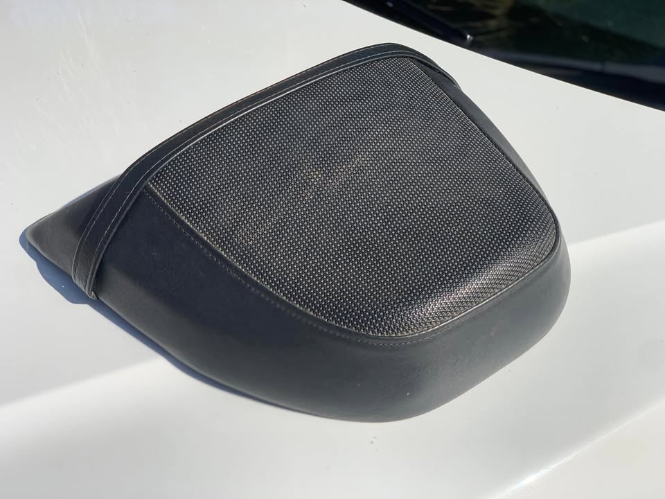 BOULEVARD REAR PILION SEAT