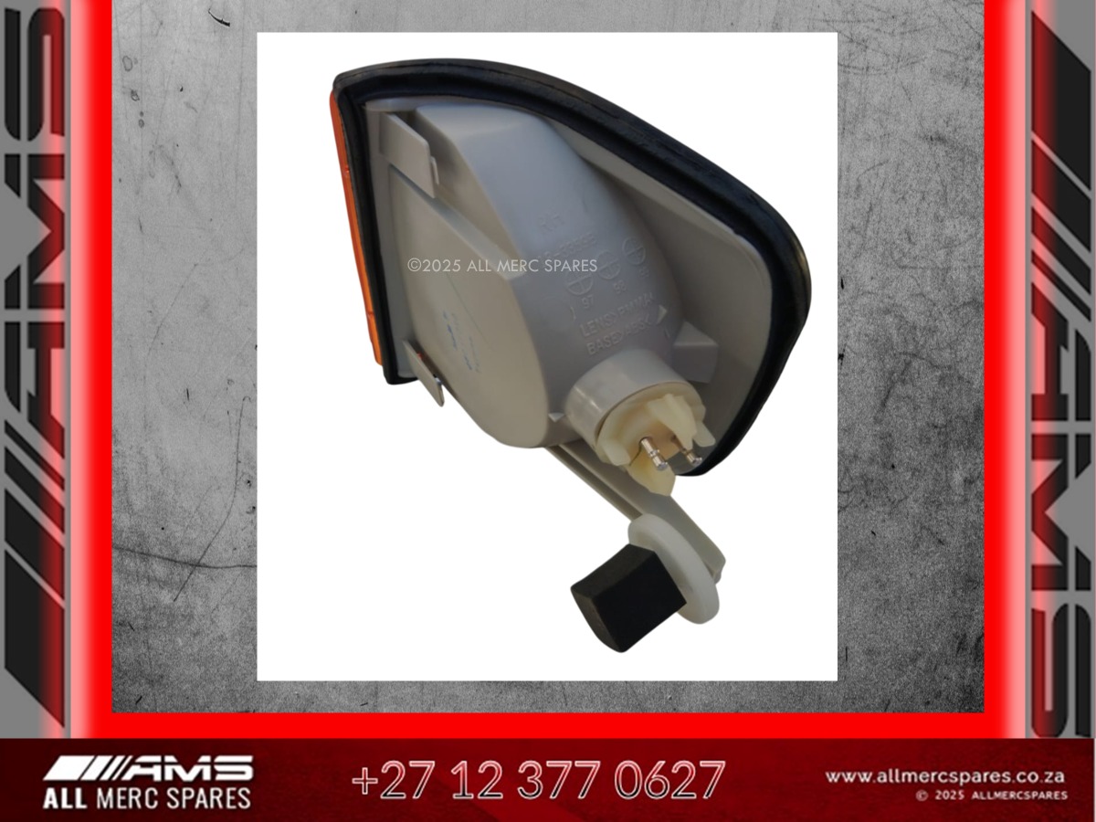 NEW MERCEDES W126 RIGHT FRONT CORNER LAMP – IN STOCK