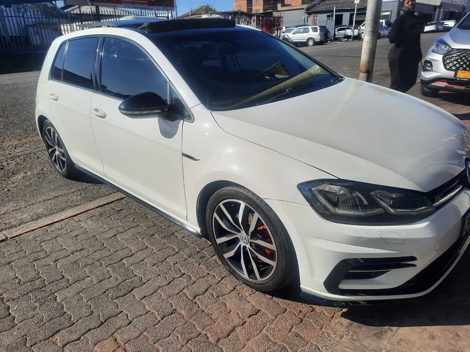 2019 Volkswagen Golf vii 1.4 RLine Automatic Hatchback with a leather seat Sunroof