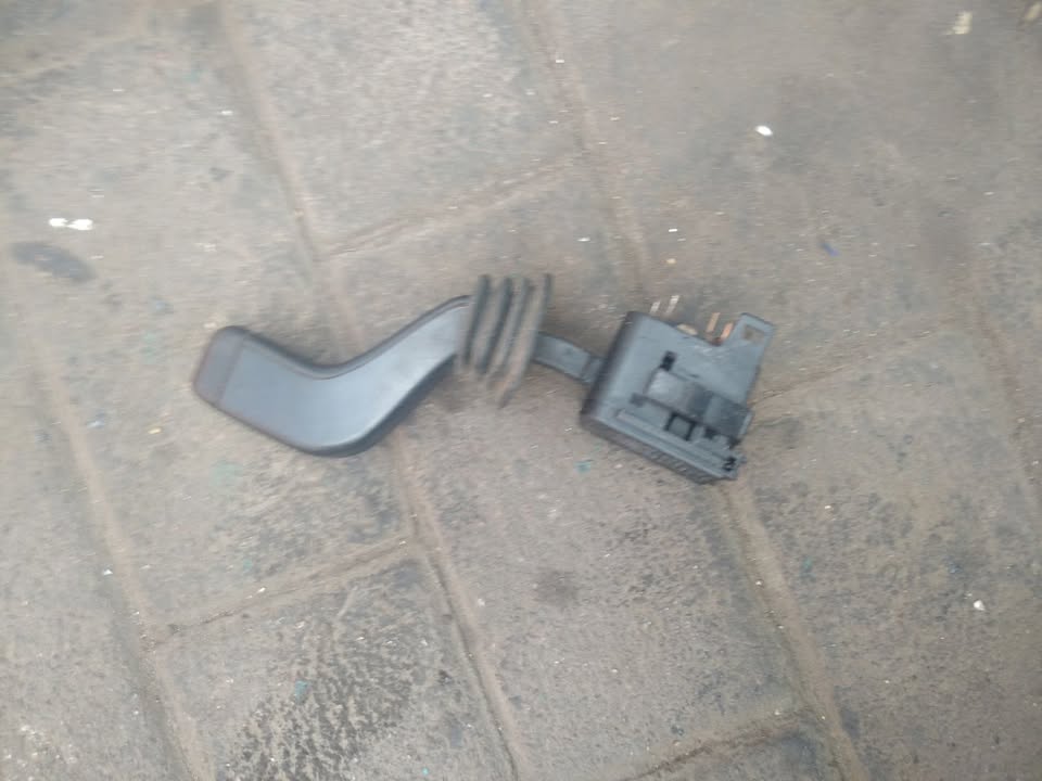 OPEL ASTRA INDICATOR SWITCH FOR SALE - Private Seller OPEL ASTRA INDICATOR SWITCH FOR SALE - Private Seller