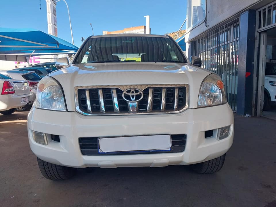 2006 TOYOTA LAND CRUISER PRADO 4.0 V6 186 000KM WHITE COLOR AUTOMATIC PETROL