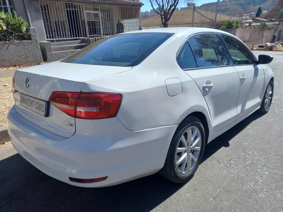 2018 VW JETTA 6 TSI 1.4 PETROL, AUTOMATIC, WHITE COLOR, MILEAGE 85000KM SERVICE BOOK