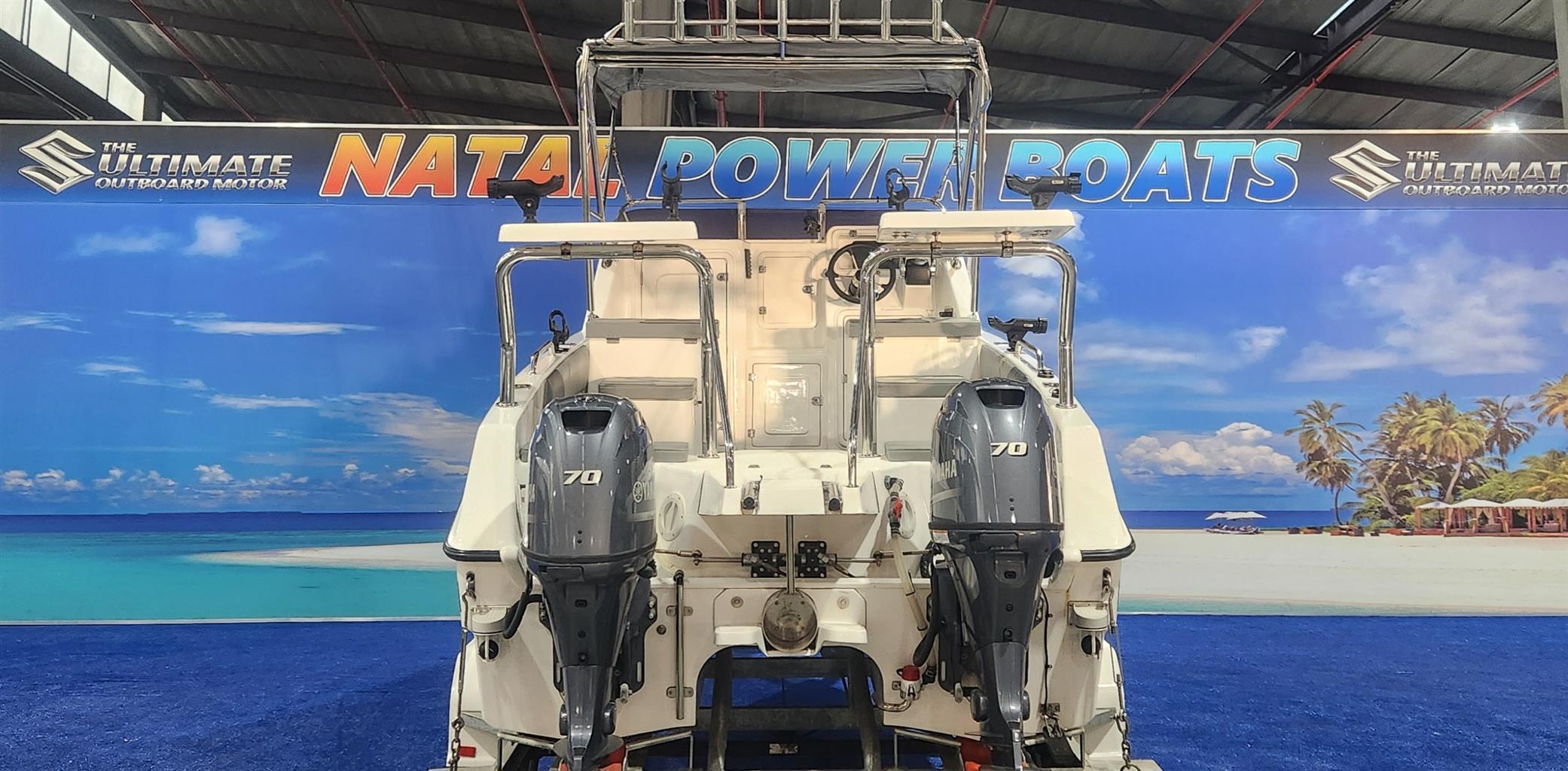 SEACAT 520 FC ON TRAILER 2 X 70 HP YAMAHA 4 STROKES 2022 MODEL 70 HOUR