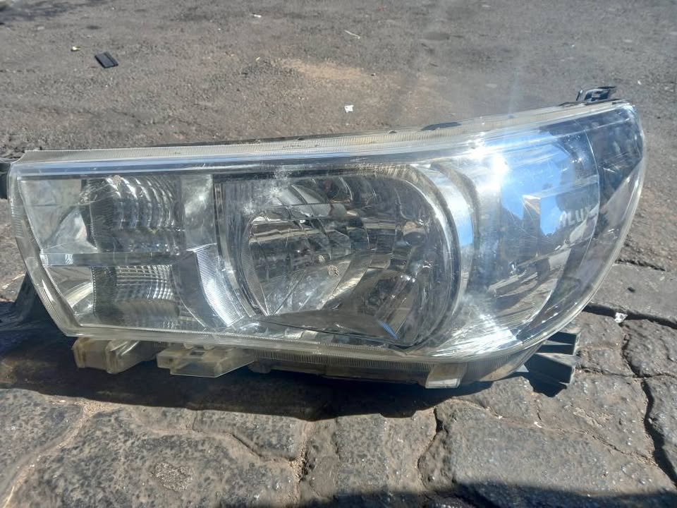 Toyota Hilux Right Side Headlight also Compatible with GD-6 - Private Seller Toyota Hilux Right Side Headlight also Compatible with GD-6 - Private Seller
