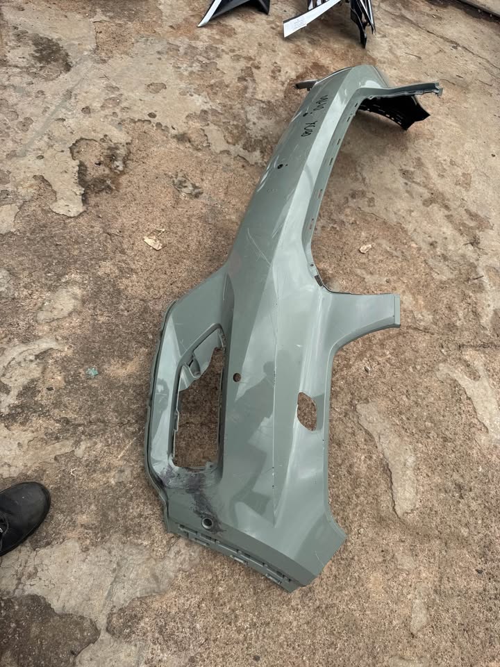 Volvo XC40 Front Bumper - Private Seller Volvo XC40 Front Bumper - Private Seller