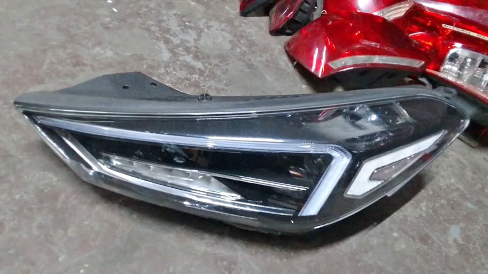 Hyundai tucson headlights - Private Seller Hyundai tucson headlights - Private Seller