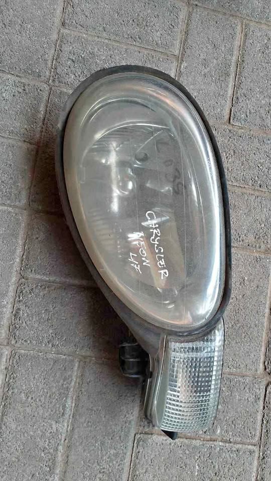Chrysler neon Right Hand Side headlight Chrysler neon Right Hand Side headlight