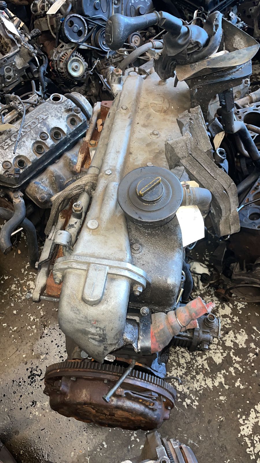 TATA 4 TON ENGINE HEAD GOOD BLOCK BROKEN FROM ACCIDENT TATA 4 TON ENGINE HEAD GOOD BLOCK BROKEN FROM ACCIDENT