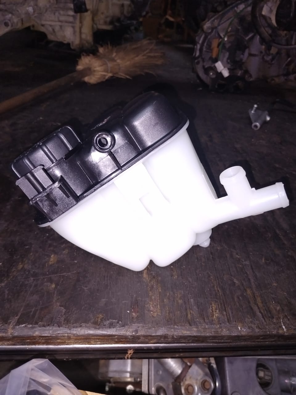 New Mercedes W164 Water Bottle for sale - Private Seller New Mercedes W164 Water Bottle for sale - Private Seller