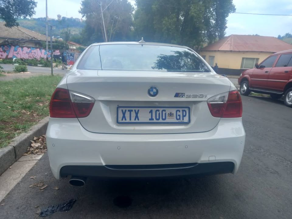 VERY CLEAN NEAT 2009 BMW F90 MANUAL, WHITE,