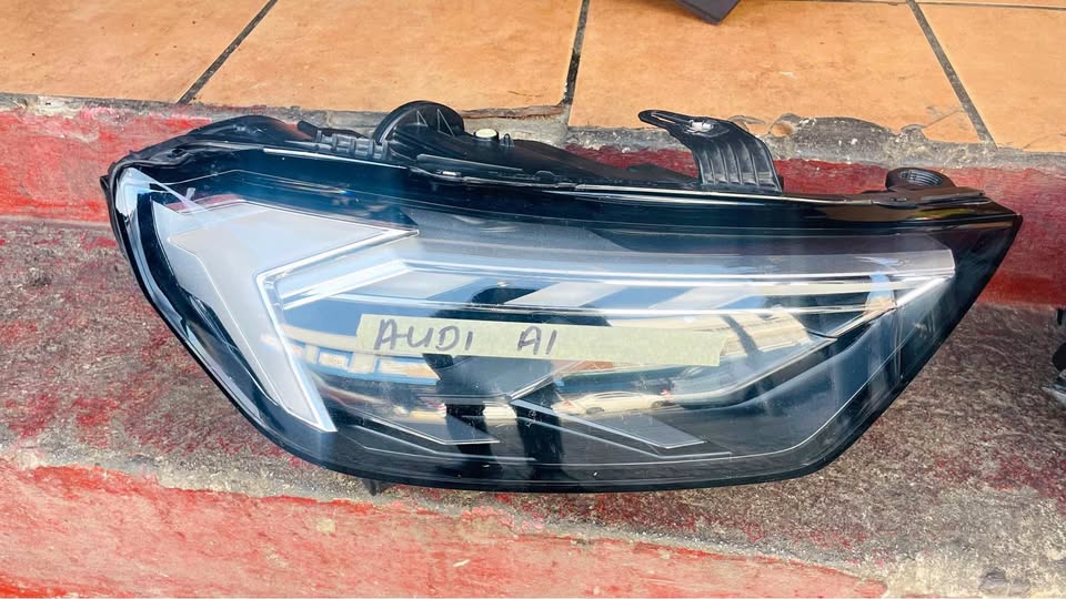 Audi A1 headlight - Private Seller Audi A1 headlight - Private Seller