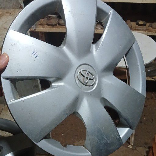 Wheel cap, older Toyota - Private Seller Wheel cap, older Toyota - Private Seller