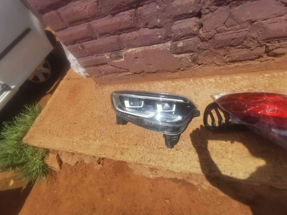 Renault kadjar right headlight - Private Seller Renault kadjar right headlight - Private Seller