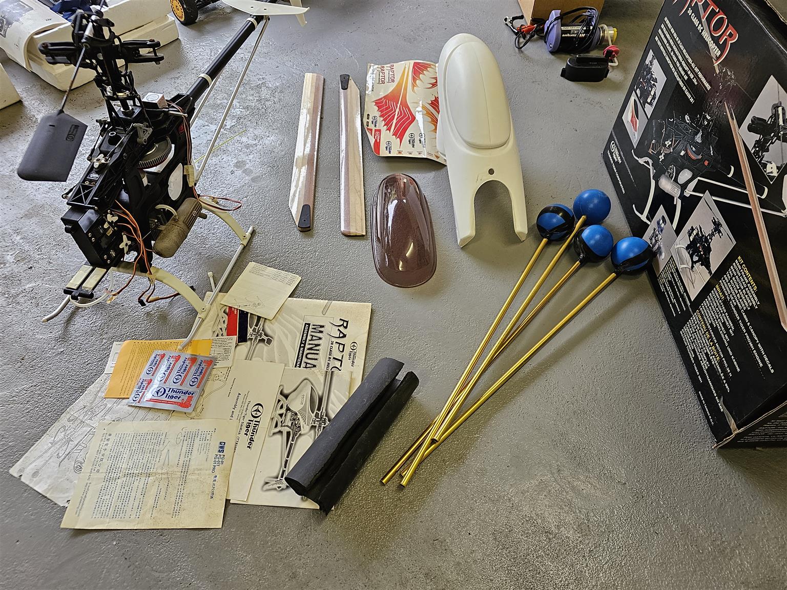 Raptor 30 RC Helicopter, Avante RC car & accessories