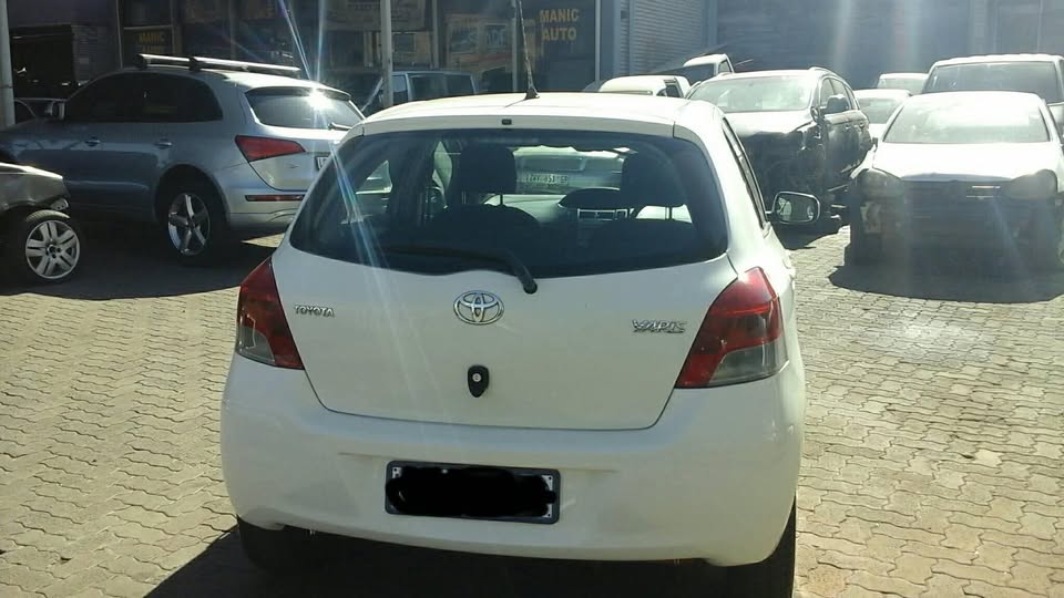 2009 TOYOTA YARIS HATCHBACK BLACK