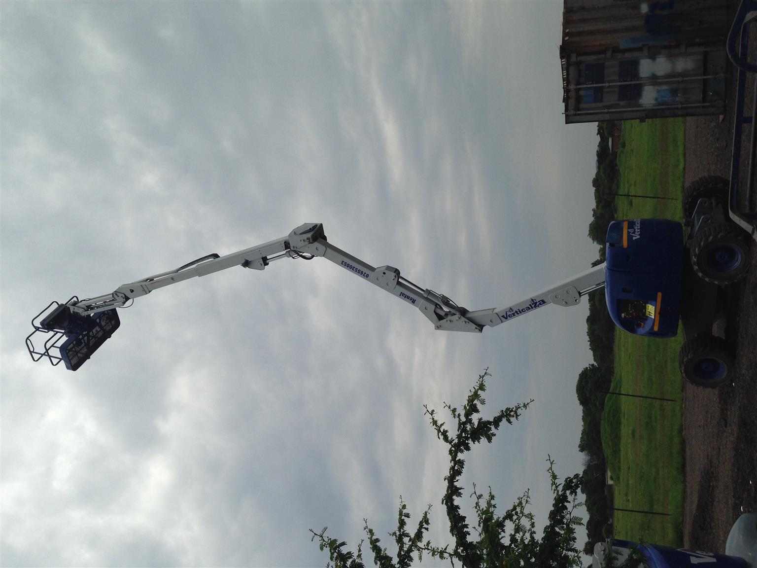 JLG 450AJ - 15m ARTICULATING Cherry Picker | Junk Mail Marketplace