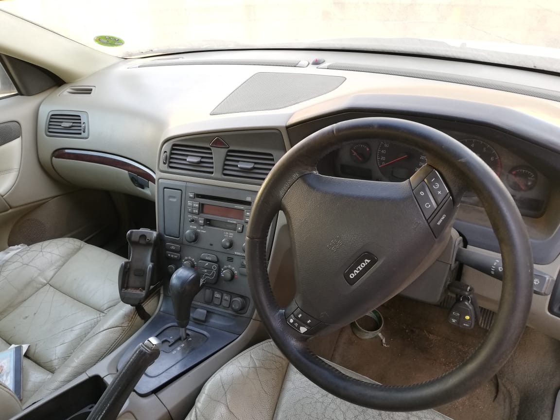 Volvo S60 T5 2002 model