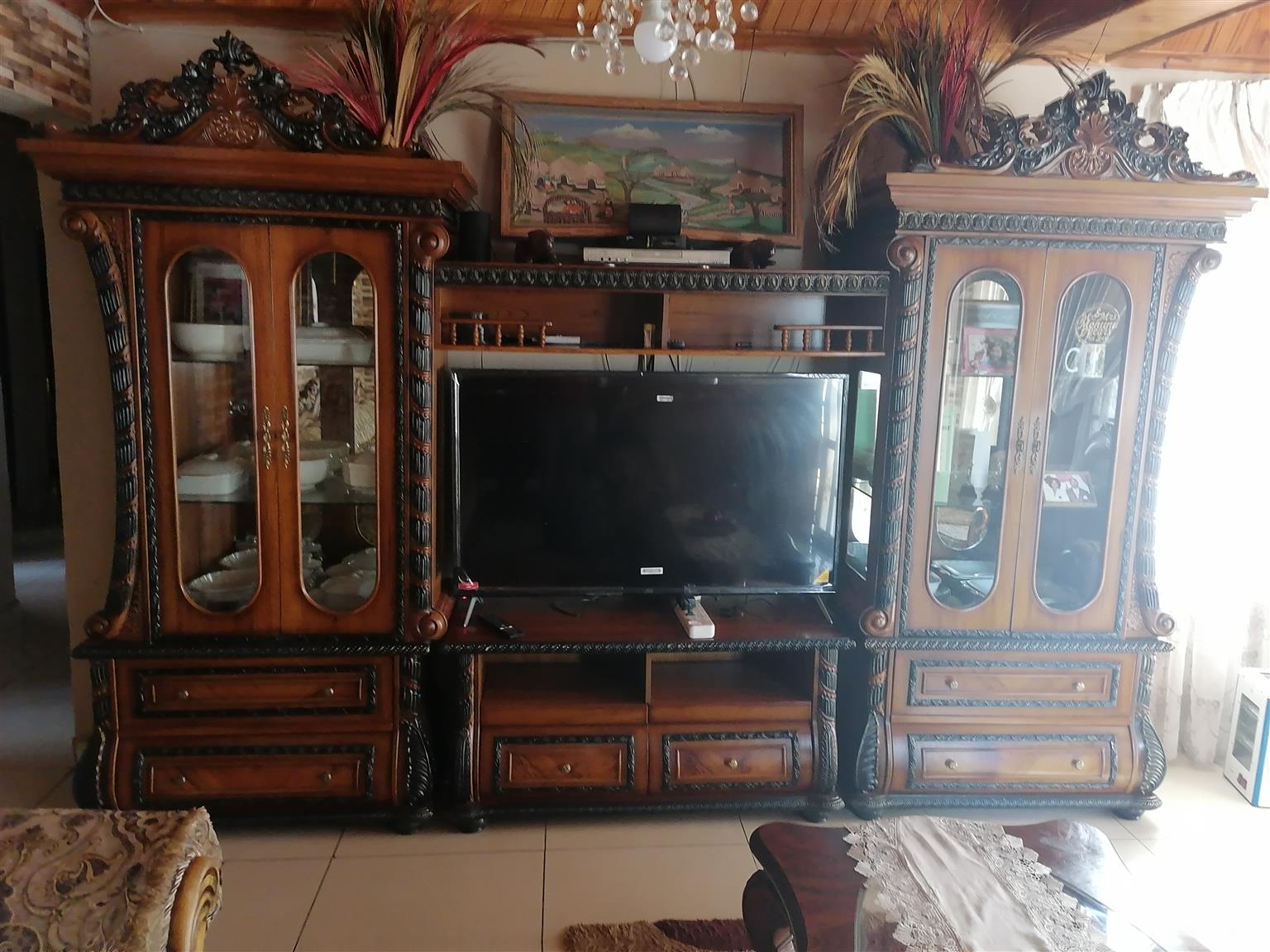 Wall unit Wall unit
