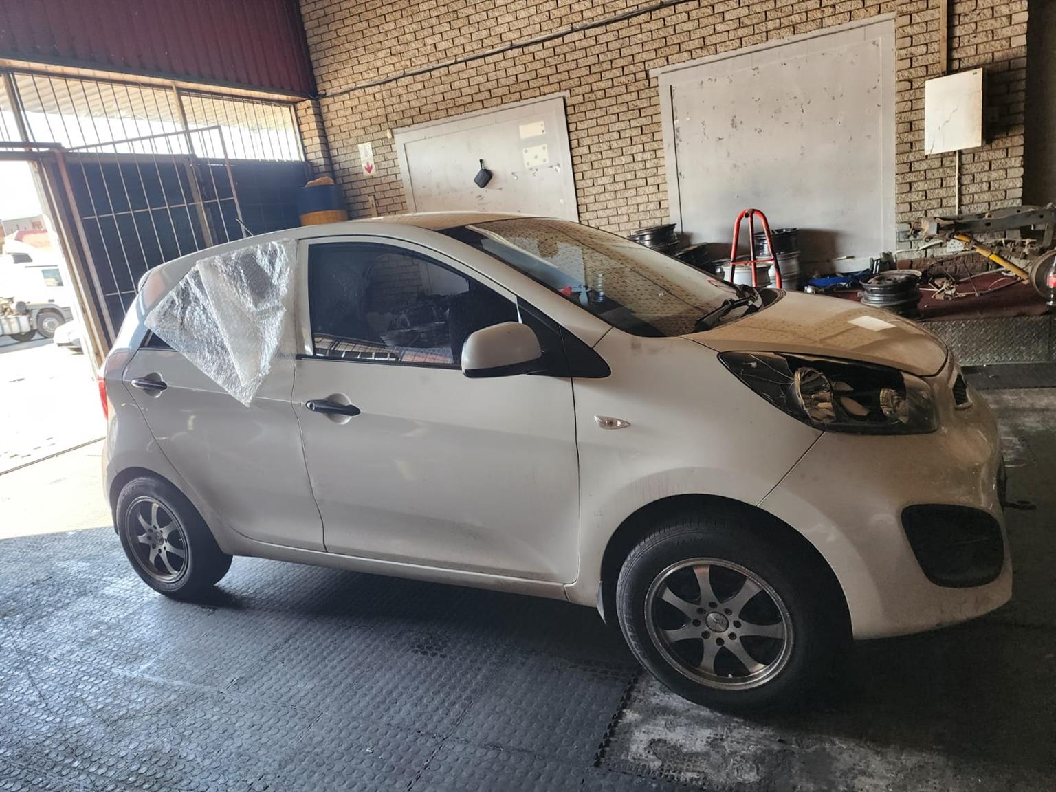 2017 Picanto #Strippi