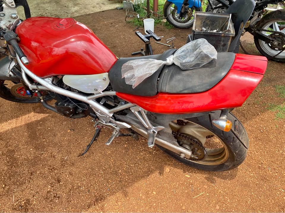 Suzuki Bandit 400 stripping for spares. Meyerton bike scrapyard new and secondhand spares. - Private Seller Suzuki Bandit 400 stripping for spares. Meyerton bike scrapyard new and secondhand spares. - Private Seller