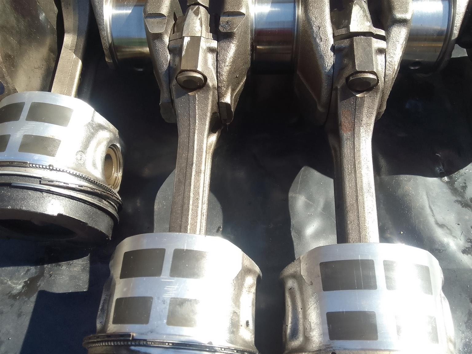 MITSUBISHI Triton / Pajeroo crankshaft set - Private Seller MITSUBISHI Triton / Pajeroo crankshaft set - Private Seller