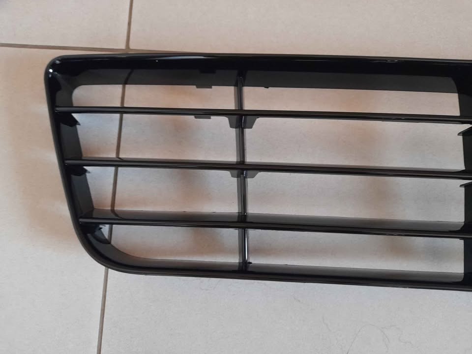 VW POLO  R20 STYLE LOWER CENTER GRILLES FORSALE