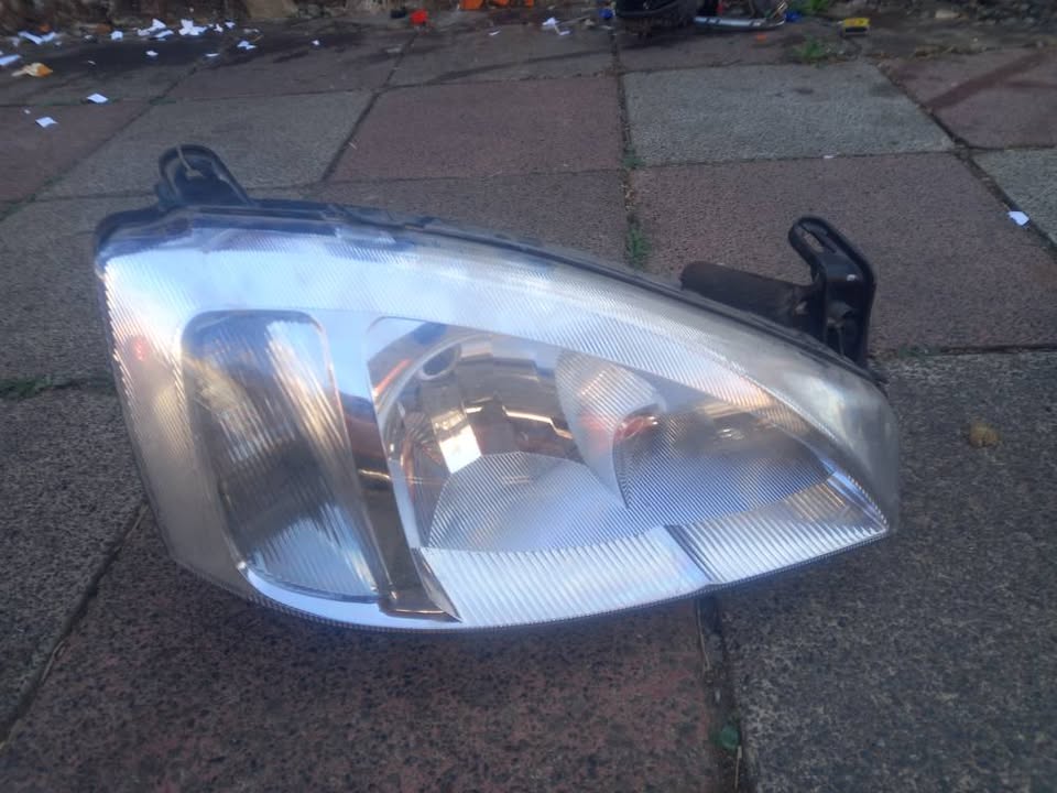 2002 - 2006 OPEL CORSA GAMMA OR OPEL UTILITY HEADLIGHT - Private Seller 2002 - 2006 OPEL CORSA GAMMA OR OPEL UTILITY HEADLIGHT - Private Seller