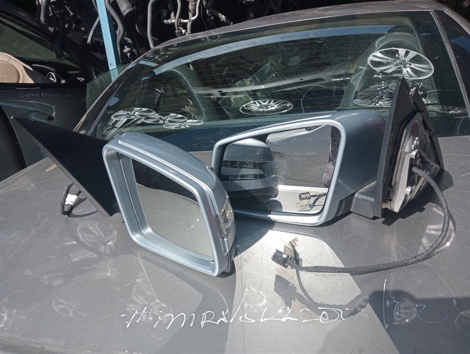 MERCEDES BENZ W204 FACELIFT SIDEMIRRORS - Private Seller MERCEDES BENZ W204 FACELIFT SIDEMIRRORS - Private Seller