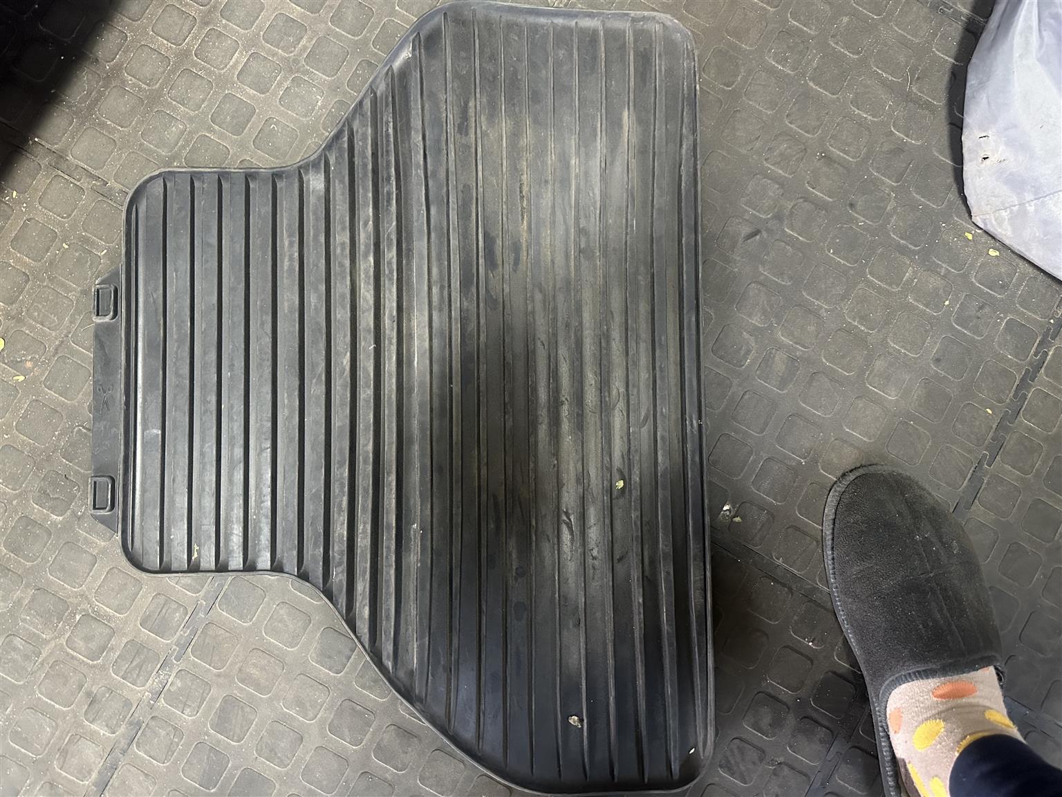 BMW X5 Rubber mats - Private Seller BMW X5 Rubber mats - Private Seller