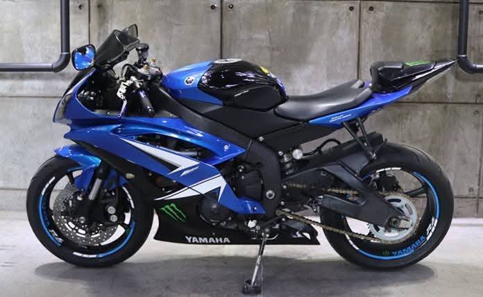 2014 Yamaha YZF-R6 - 43 000KM Akrapovic Exhaust - Tinted Screen - Private Seller