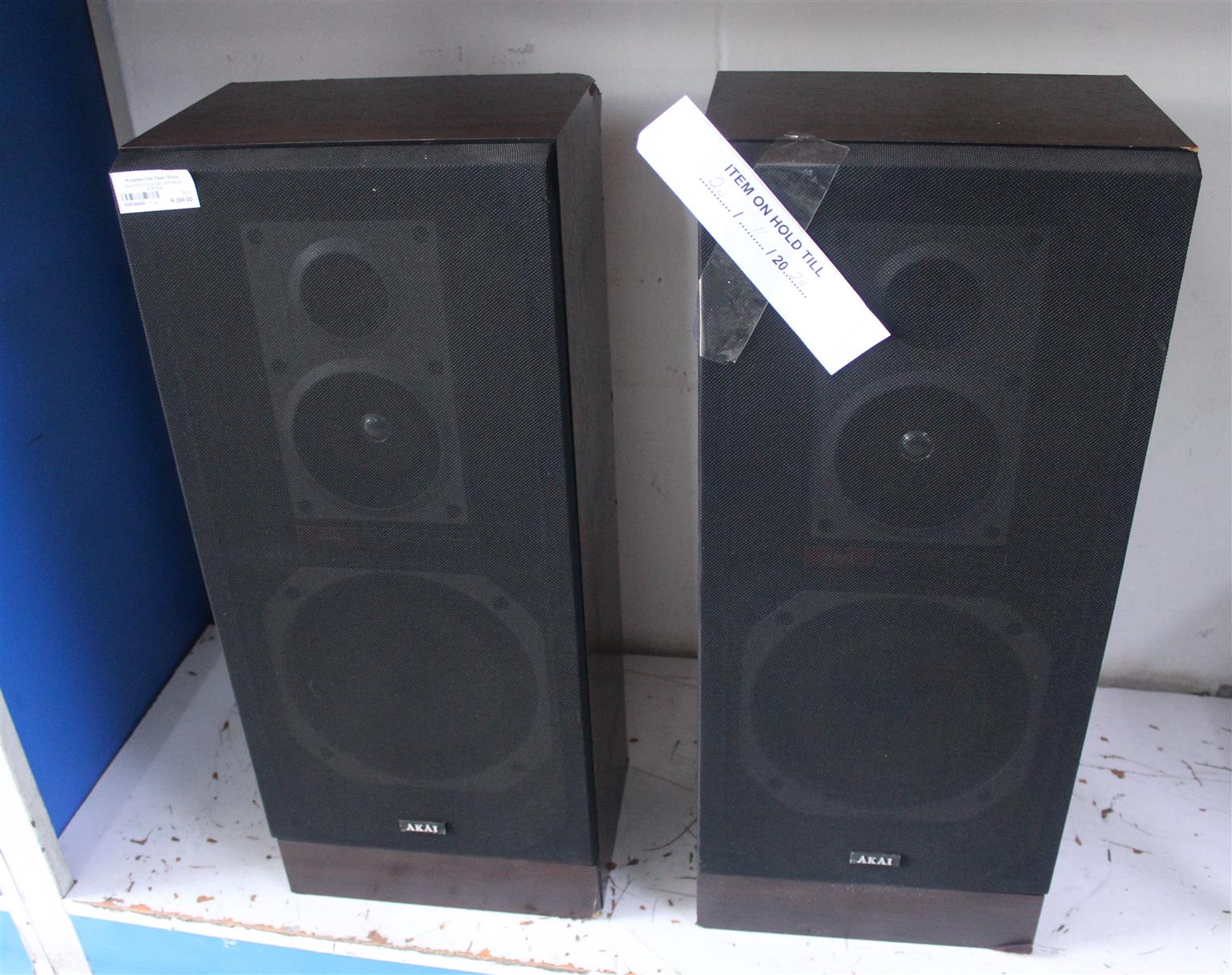 AKAI SWT210 3 WAY SPEAKER SYSTEM S060466A