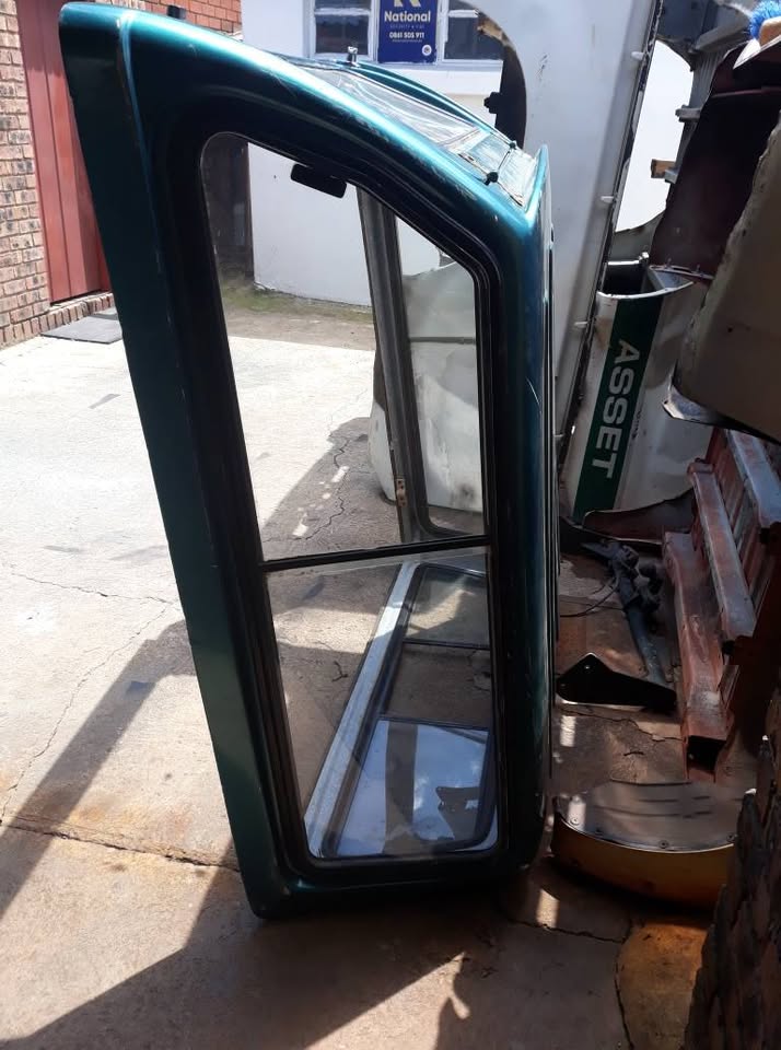 Nissan Np300 Double Cab Canopy For Sale - Private Seller