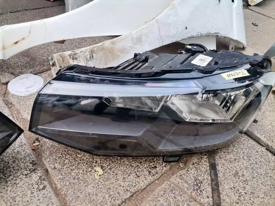Vw T Cross Headlight Left Side - Private Seller Vw T Cross Headlight Left Side - Private Seller