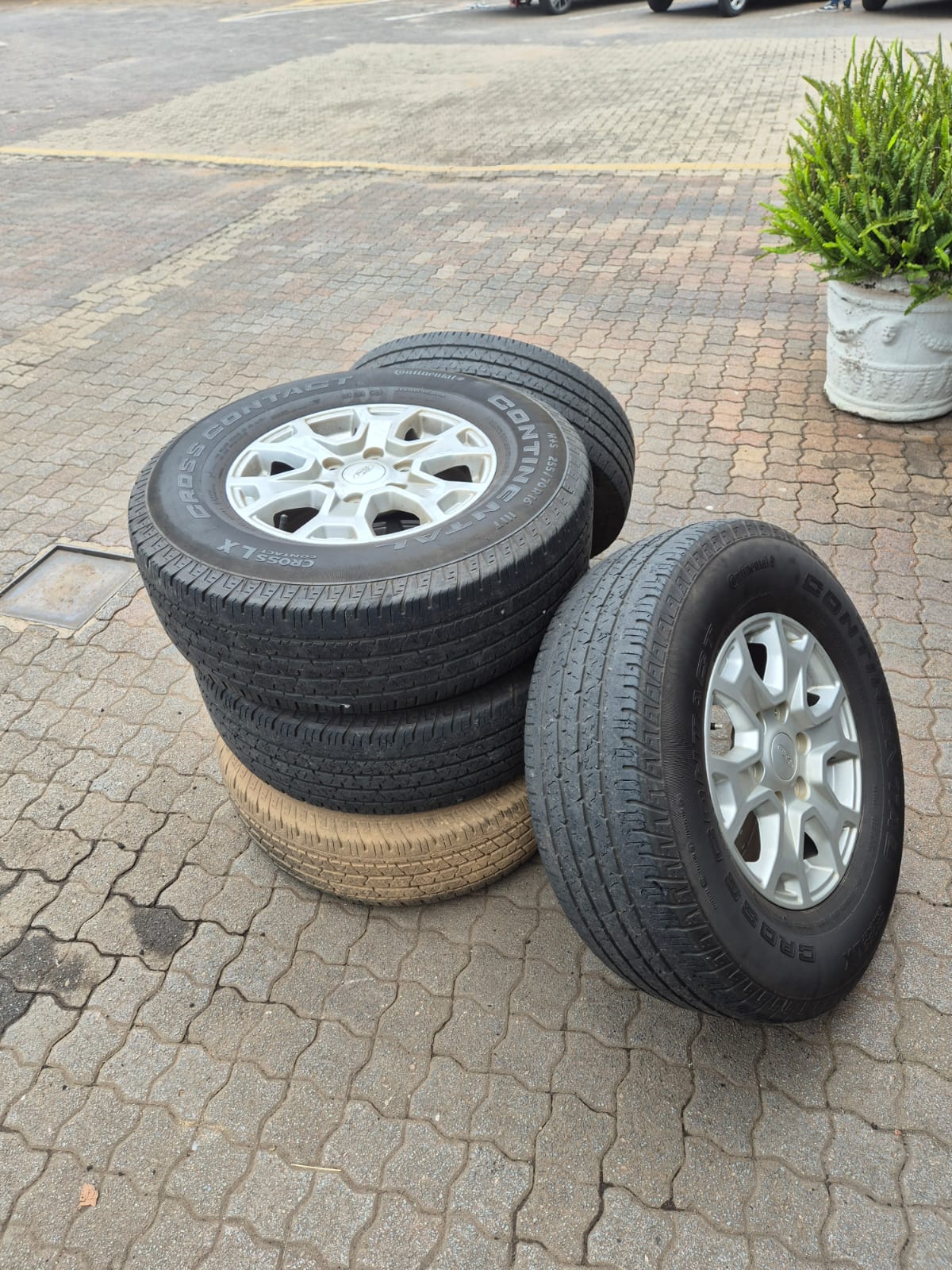 16 Inch Ford Ranger Mags & tyres. 4x mags + tyres & Spare wheel wheel with Rim - Private Seller 16 Inch Ford Ranger Mags & tyres. 4x mags + tyres & Spare wheel wheel with Rim - Private Seller
