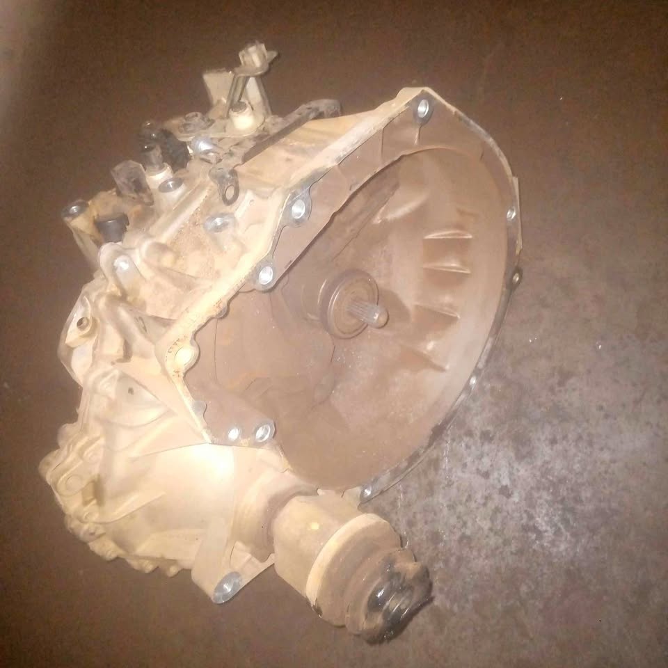 Ford fiesta Ecoboost new shape maunal gear box - Private Seller
