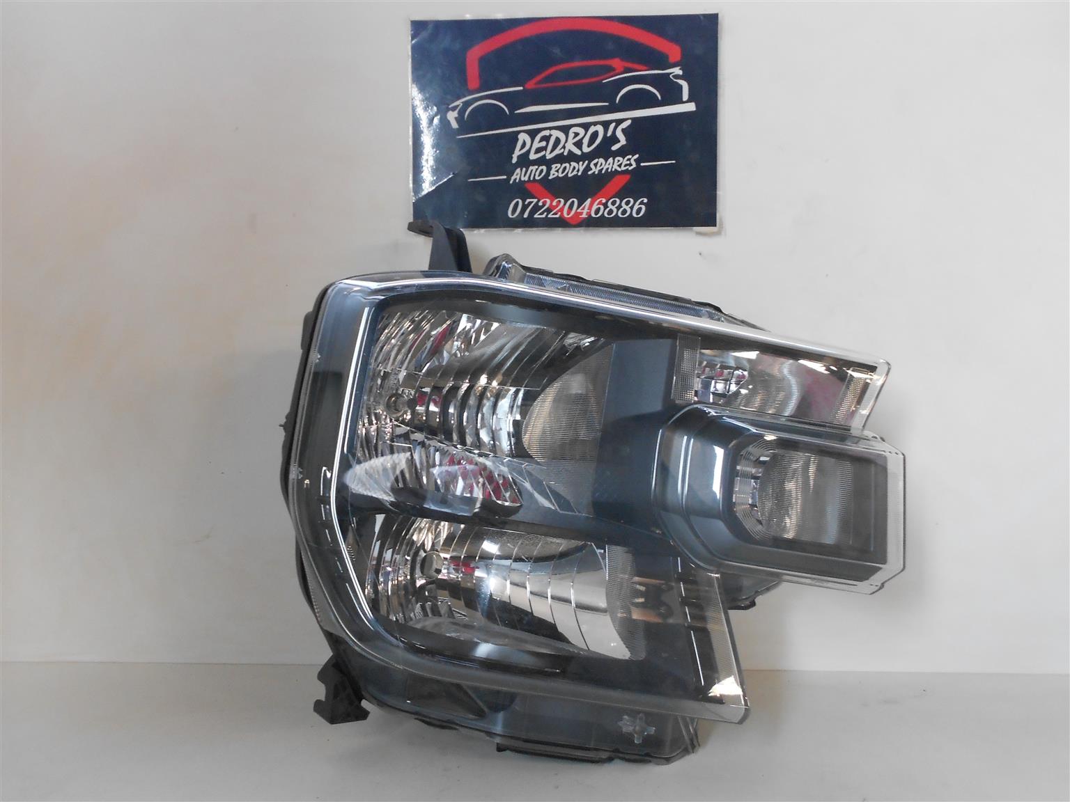 Ford Ranger T9 right headlight - Private Seller Ford Ranger T9 right headlight - Private Seller