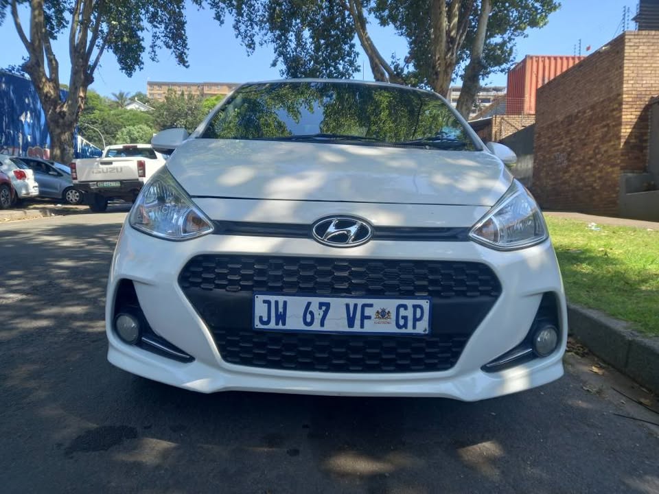 2018 Hyundai i10 GRAND 1.2 Petrol, Manual Transmission, White Color, Mileage