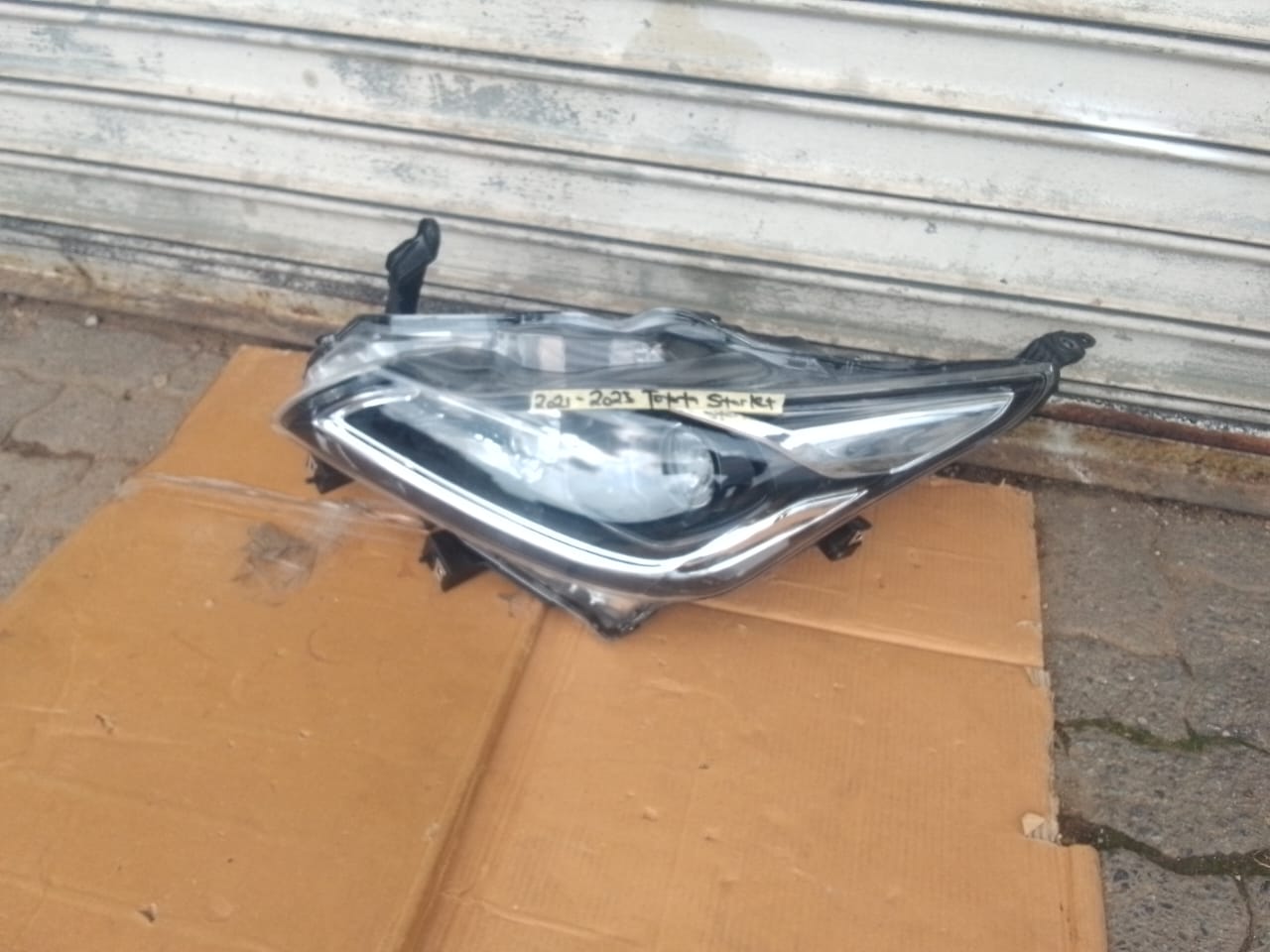 (2021-2024) TOYOTA STARLET LHS XENON HEADLIGHT FOR SALE - Private Seller