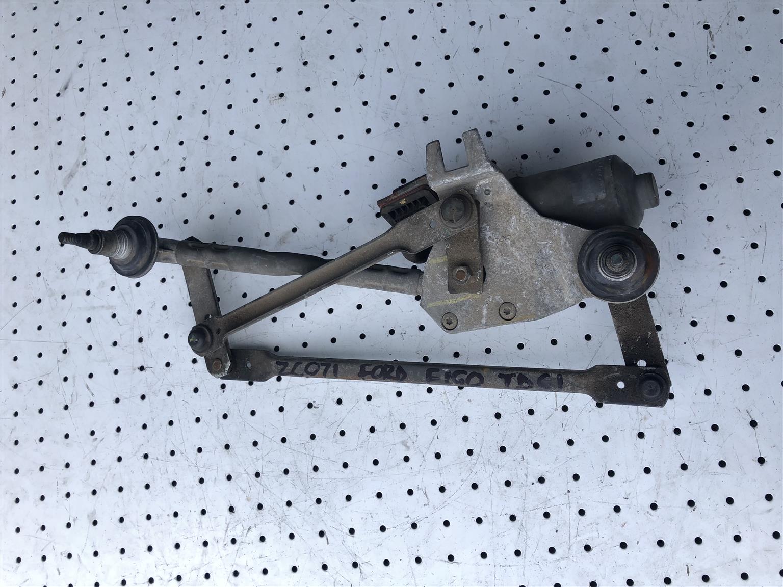FORD FIGO WIPER MECHANISM - Private Seller FORD FIGO WIPER MECHANISM - Private Seller