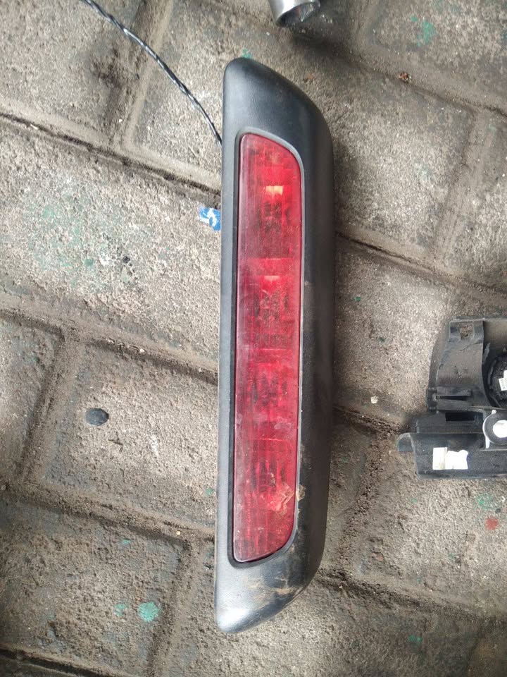 FORD RANGER REAR CENTRE BRAKE LIGHT FOR SALE - Private Seller FORD RANGER REAR CENTRE BRAKE LIGHT FOR SALE - Private Seller