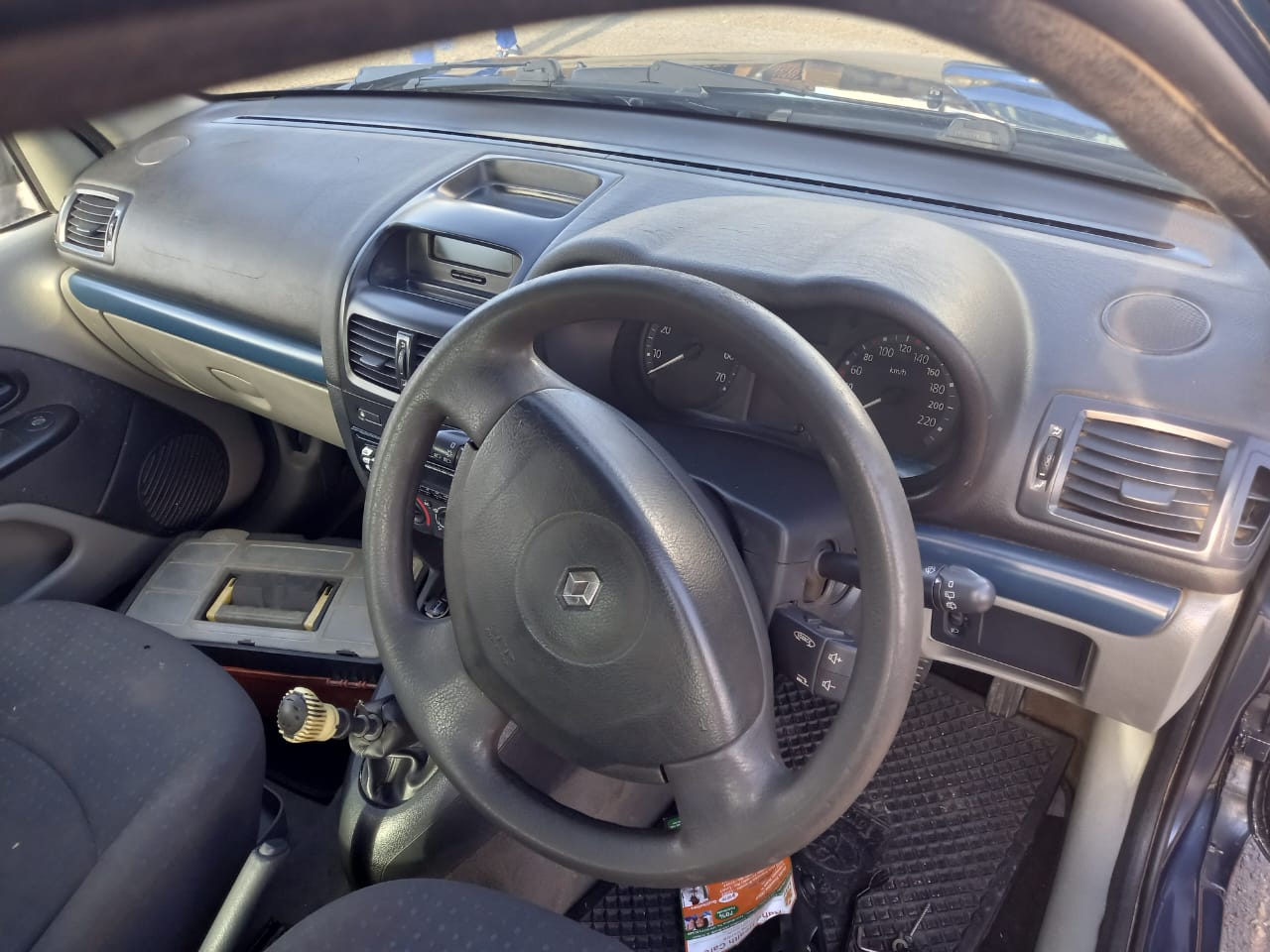 Used 2004 Renault Clio 1.4 Expression 5-door - Private Seller Used 2004 Renault Clio 1.4 Expression 5-door - Private Seller